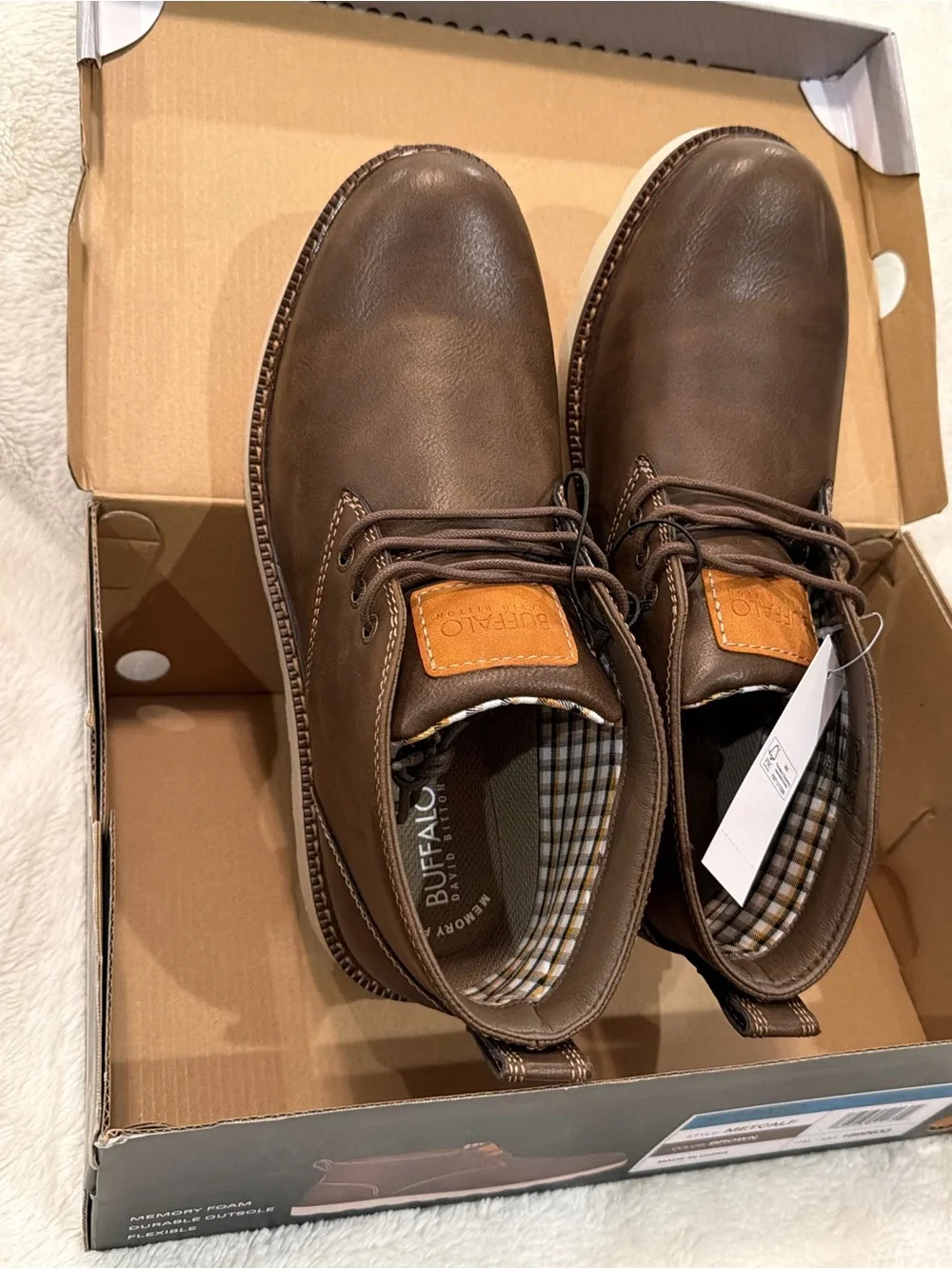 NWT Buffalo David Bitton Brown Leather Chukka Boots with White Sole